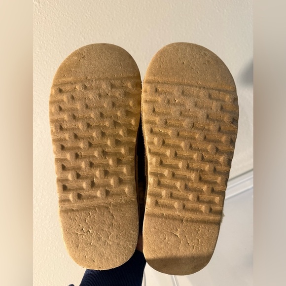 Bearpaw Slippers - Picture 9 of 9